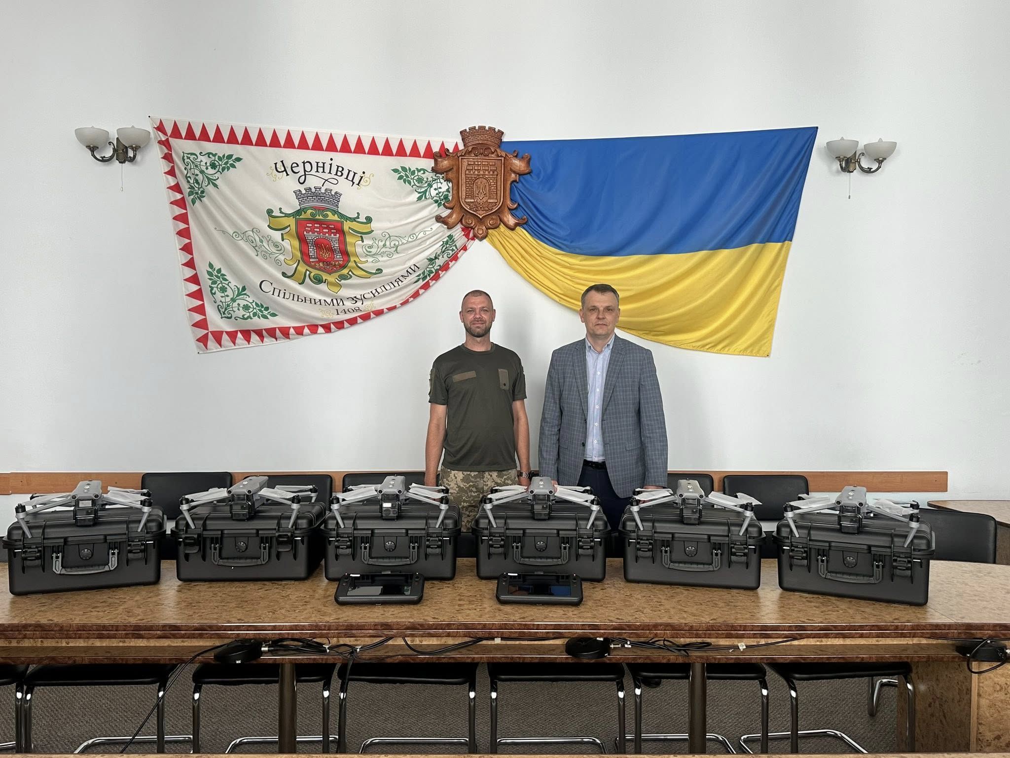 Чернівецька міська рада знову передала ЗСУ партію дронів